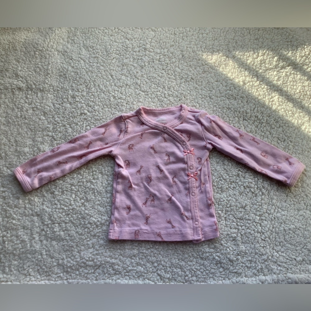 Child of Mine By Carters Giraffe Long Sleeve 6-9 months 6M to 9M